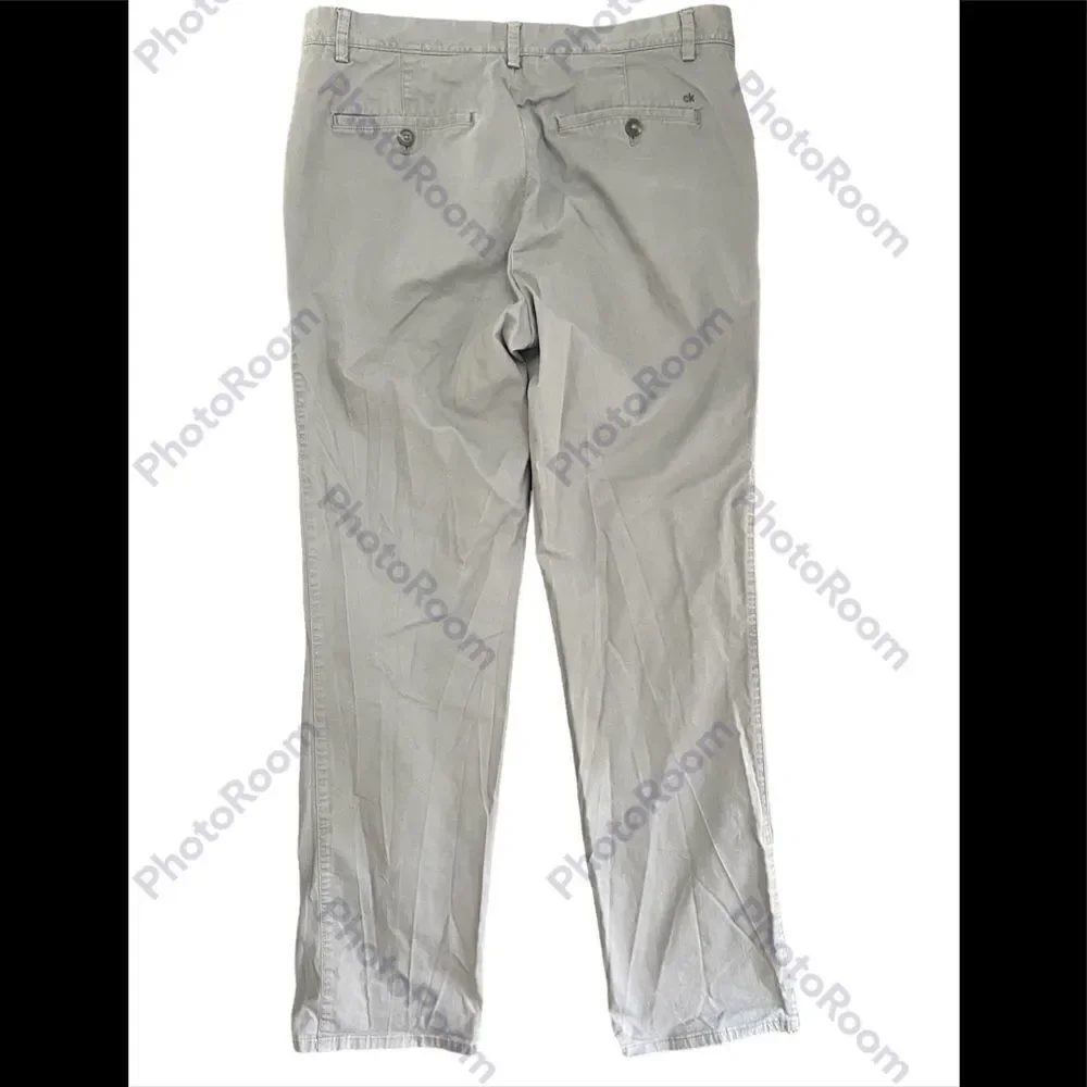 Calvin Klein The Casual Stretch Chino, gray, size 32/32 .
